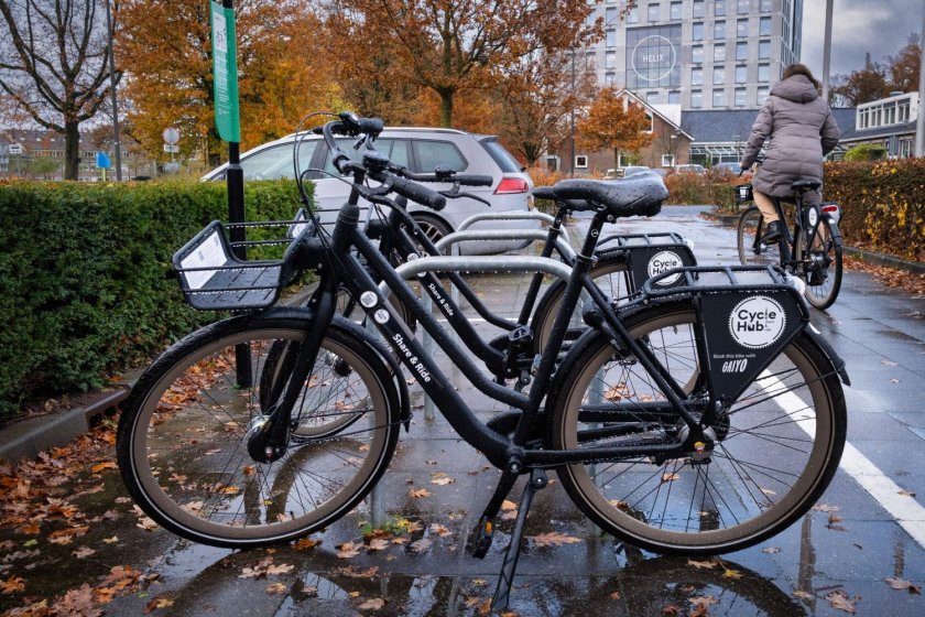 Naast deelauto's, zijn er ook deelfietsen beschikbaar voor WUR-medewerkers.